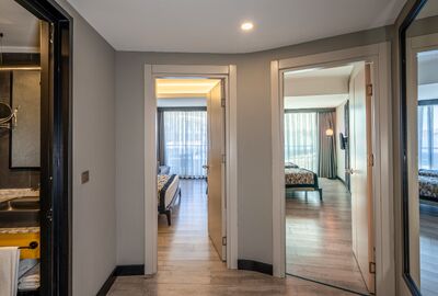 ARNOR DE LUXE HOTEL & SPA